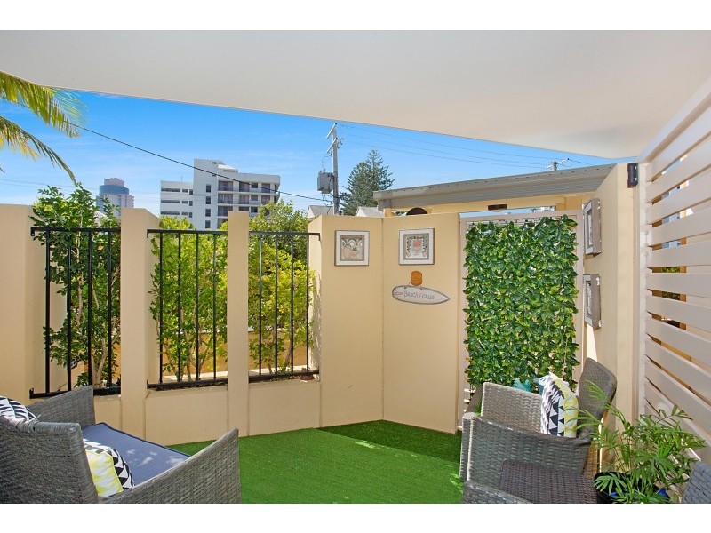 1/160 Surf Parade, Broadbeach QLD 4218
