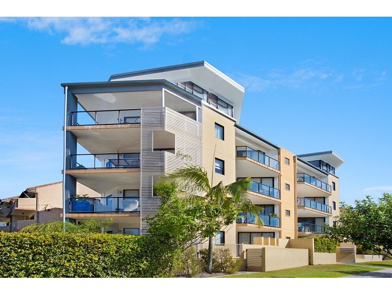 1/160 Surf Parade, Broadbeach QLD 4218