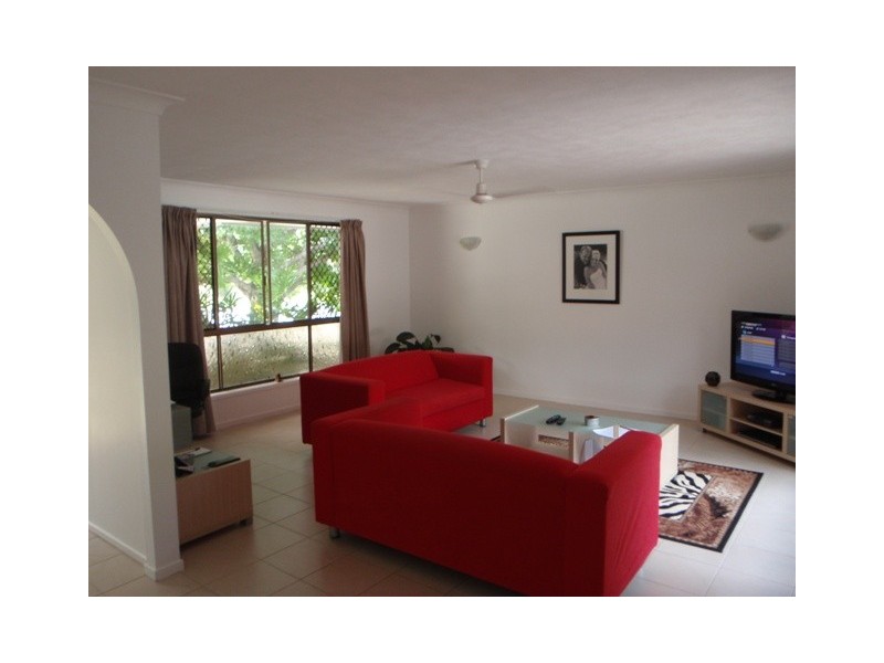 60 Parasol Street, Ashmore QLD 4214