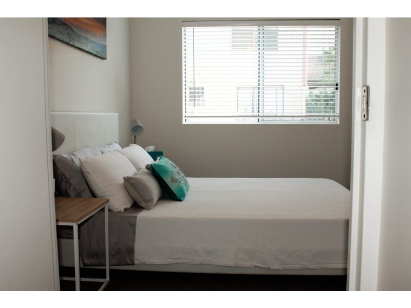 22/11 Breaker Street, Main Beach QLD 4217