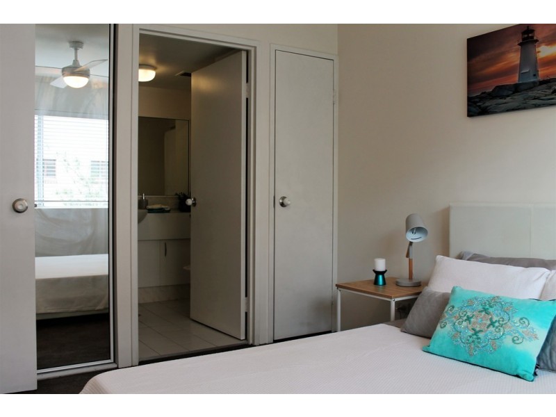 22/11 Breaker Street, Main Beach QLD 4217