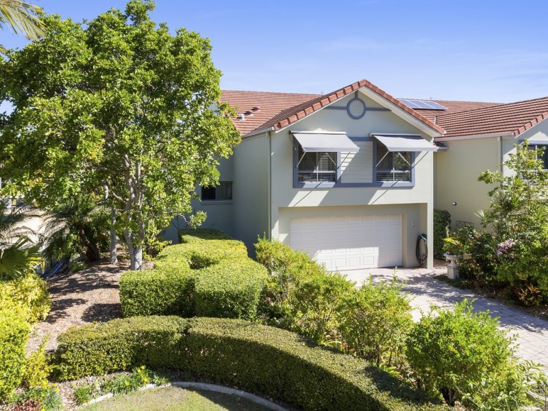 Villa 3 “Bradford West” Rhode Island 125 Santa Cruz Blvd, Clear Island Waters QLD 4226