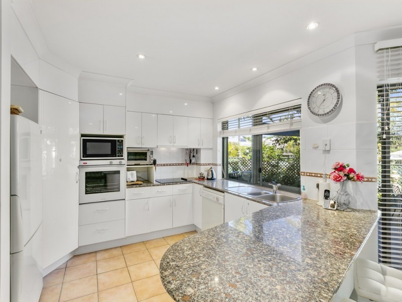 Villa 3 “Bradford West” Rhode Island 125 Santa Cruz Blvd, Clear Island Waters QLD 4226