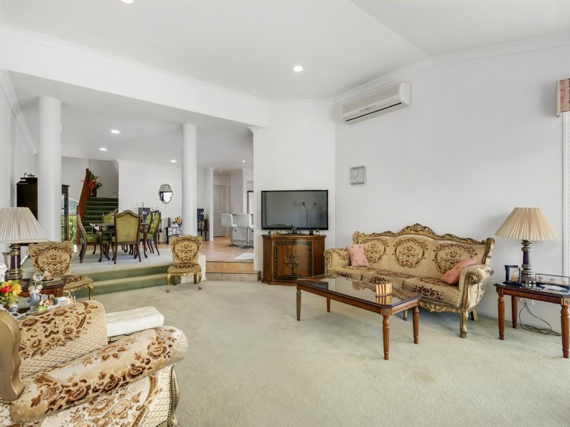 Villa 3 “Bradford West” Rhode Island 125 Santa Cruz Blvd, Clear Island Waters QLD 4226