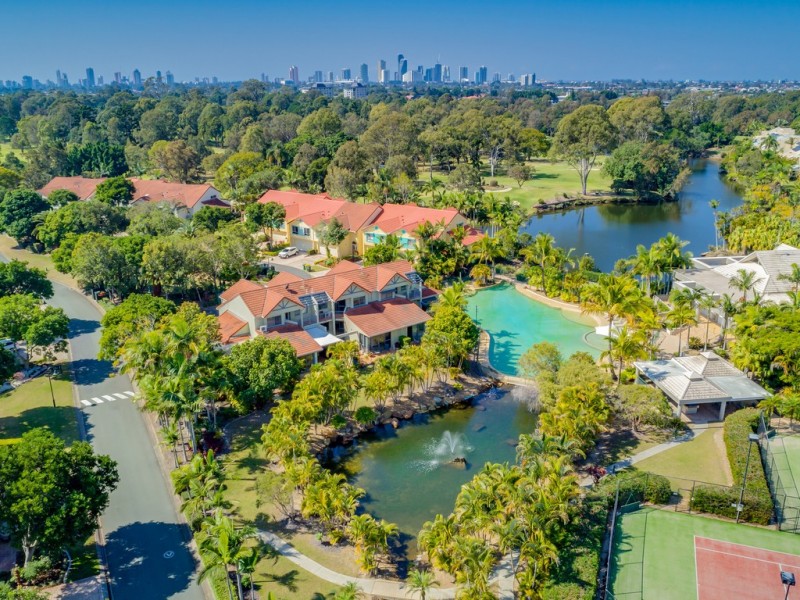 Villa 3 “Bradford West” Rhode Island 125 Santa Cruz Blvd, Clear Island Waters QLD 4226