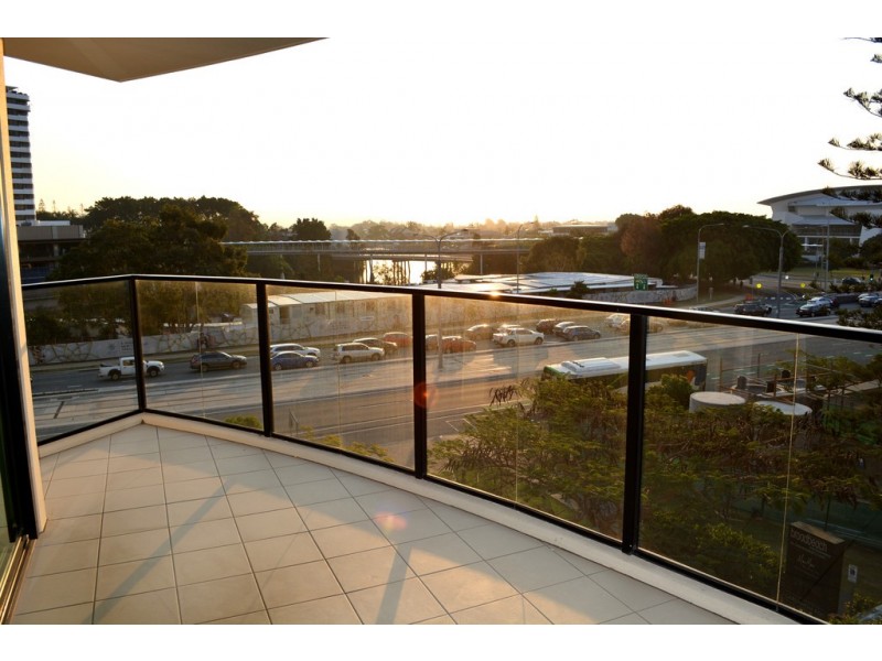 302/2685 Gold Coast Hwy “Broadbeach On The Park”, Broadbeach QLD 4218