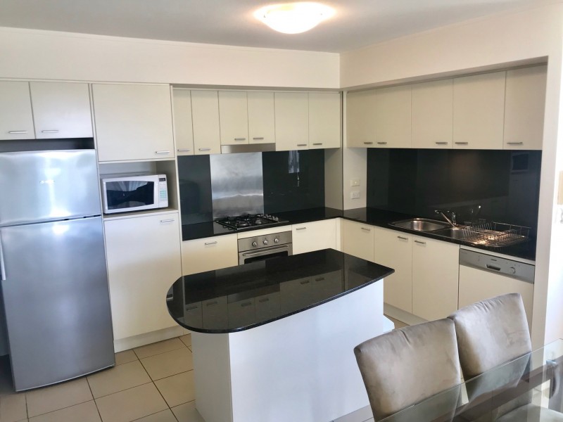 302/2685 Gold Coast Hwy “Broadbeach On The Park”, Broadbeach QLD 4218