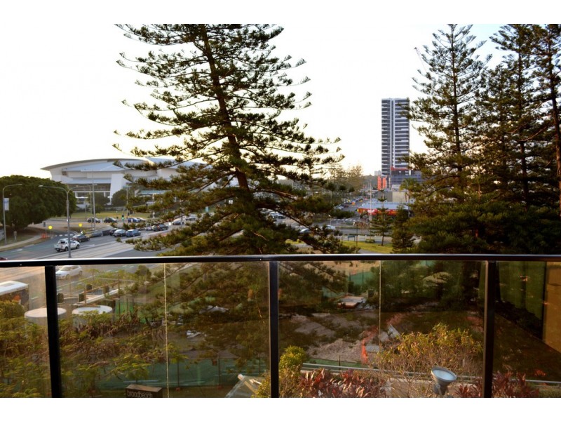 302/2685 Gold Coast Hwy “Broadbeach On The Park”, Broadbeach QLD 4218