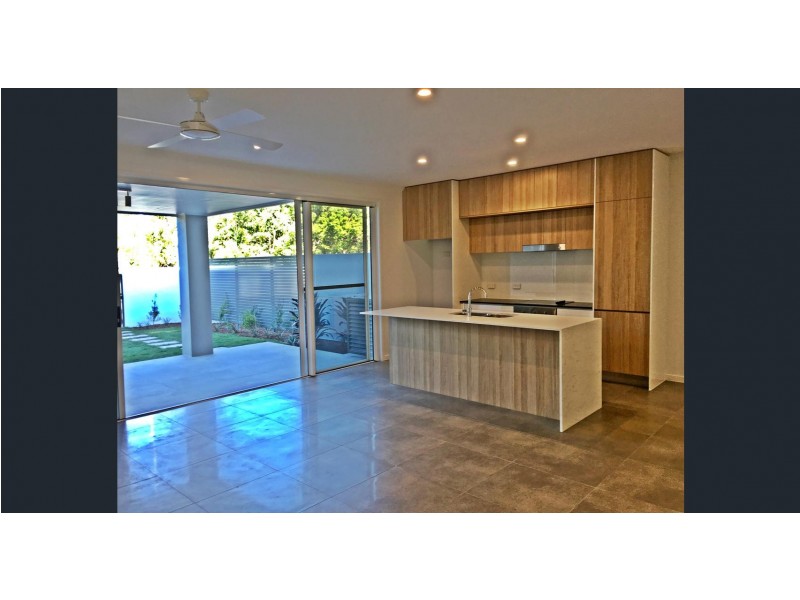 4 Florabella Drive, Robina QLD 4226