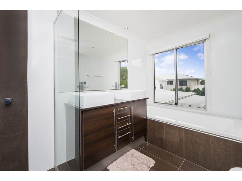 6014B The Boulevarde, Benowa QLD 4217