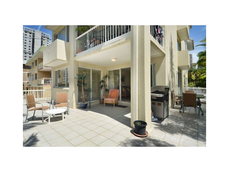 1/25 Federation Avenue, Broadbeach QLD 4218