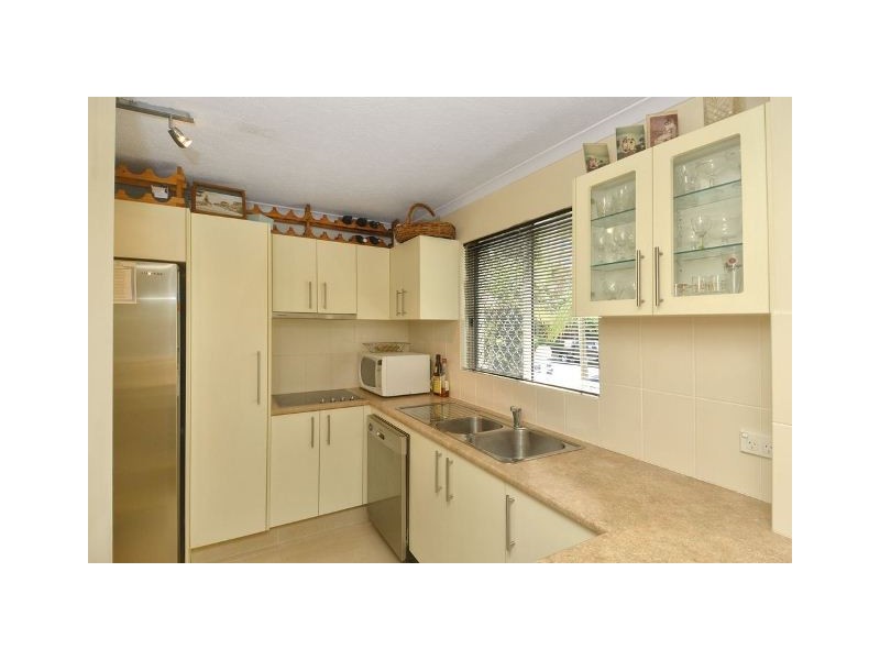 1/25 Federation Avenue, Broadbeach QLD 4218