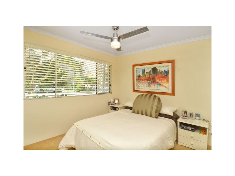 1/25 Federation Avenue, Broadbeach QLD 4218