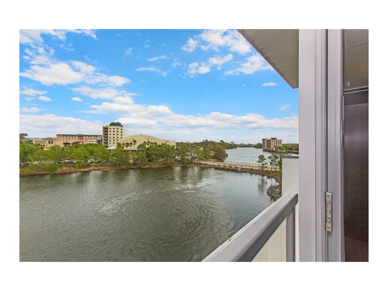 8/20 Lake Orr Drive, Varsity Lakes QLD 4227