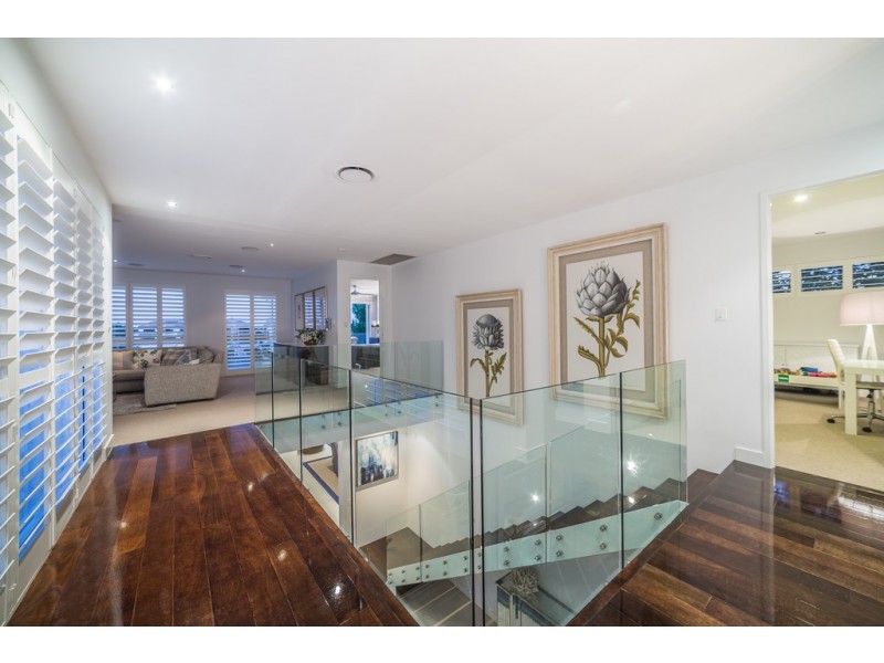 22 Waterview Crescent, Sorrento QLD 4217