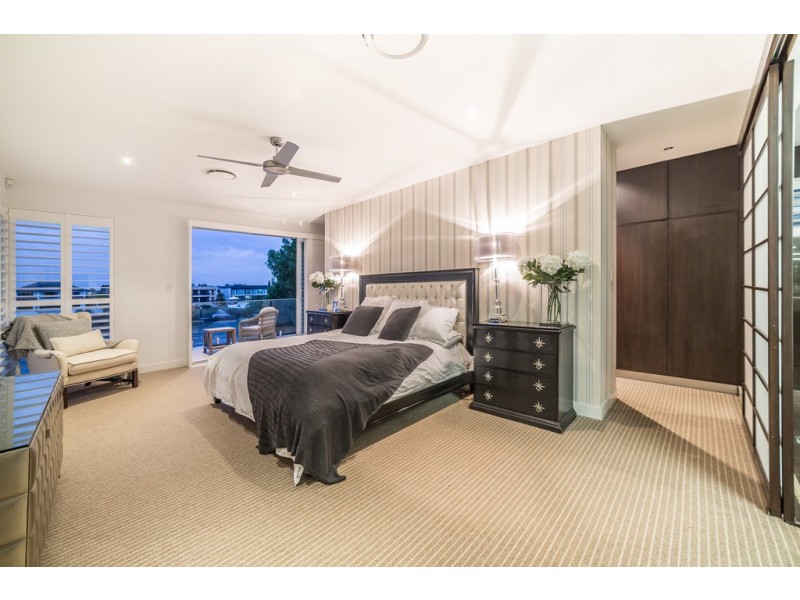 22 Waterview Crescent, Sorrento QLD 4217