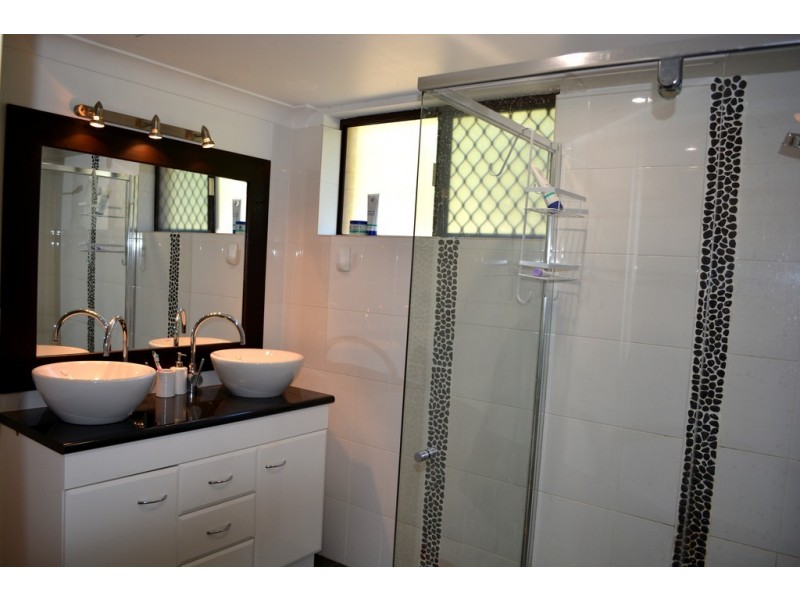 1/44 Oceanic Drive, Mermaid Waters QLD 4218
