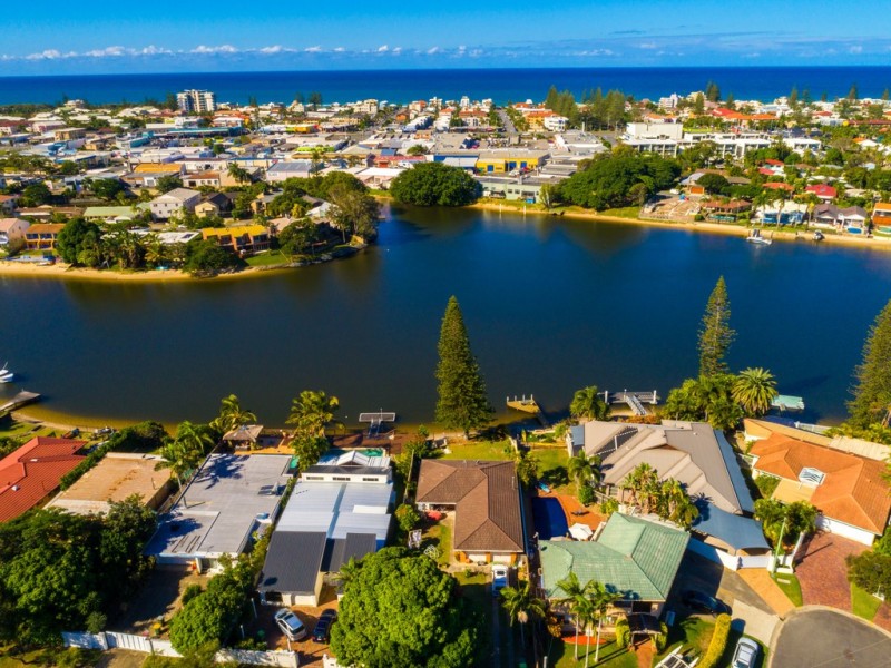25 Vatakoula Parade, Mermaid Waters QLD 4218