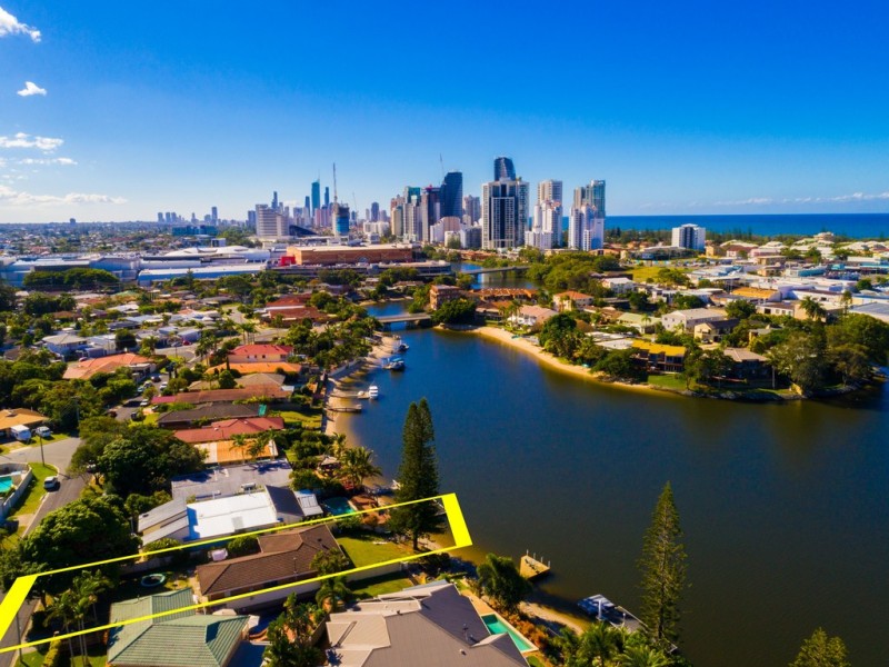 25 Vatakoula Parade, Mermaid Waters QLD 4218