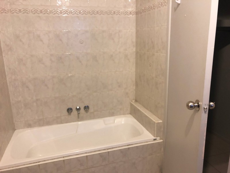 222 Mildura Drive, Helensvale QLD 4212