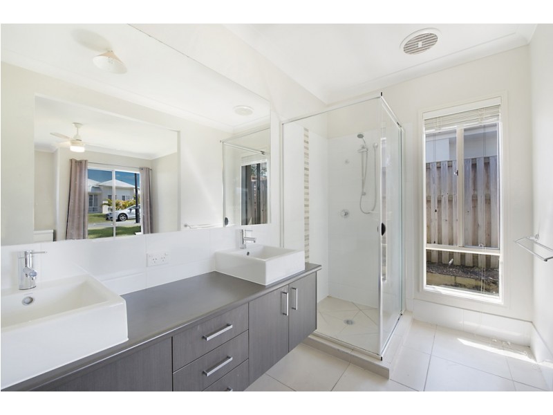 18 Summerlea Crescent, Ormeau QLD 4208
