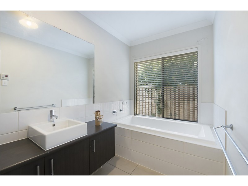 18 Summerlea Crescent, Ormeau QLD 4208