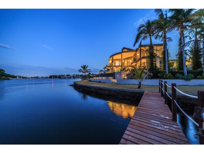 1 Rowes Court, Sorrento QLD 4217