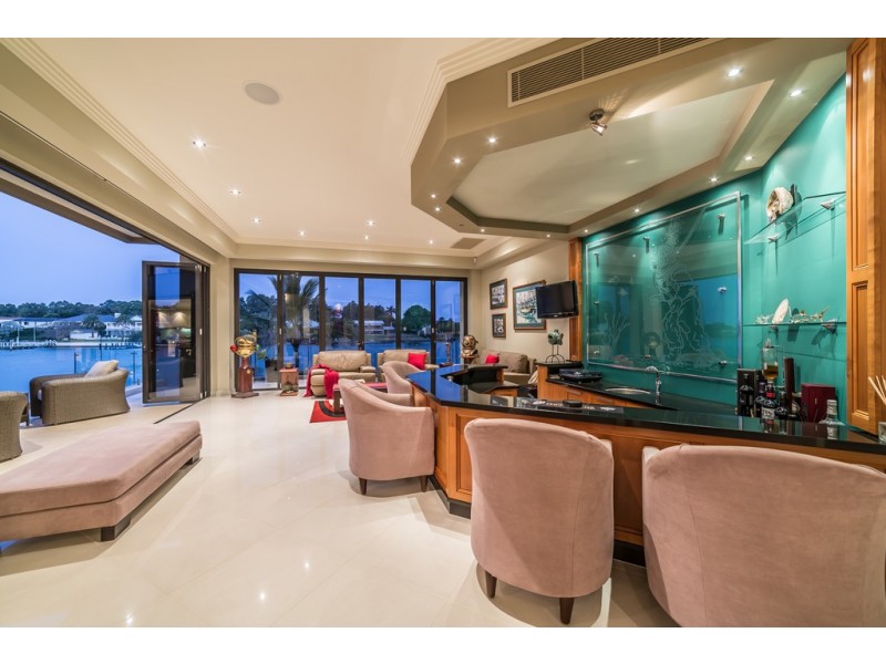 1 Rowes Court, Sorrento QLD 4217