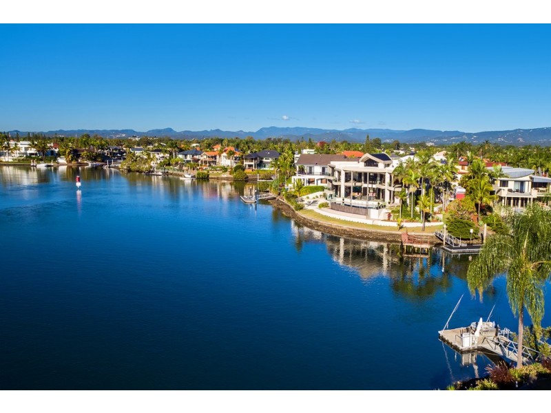 1 Rowes Court, Sorrento QLD 4217