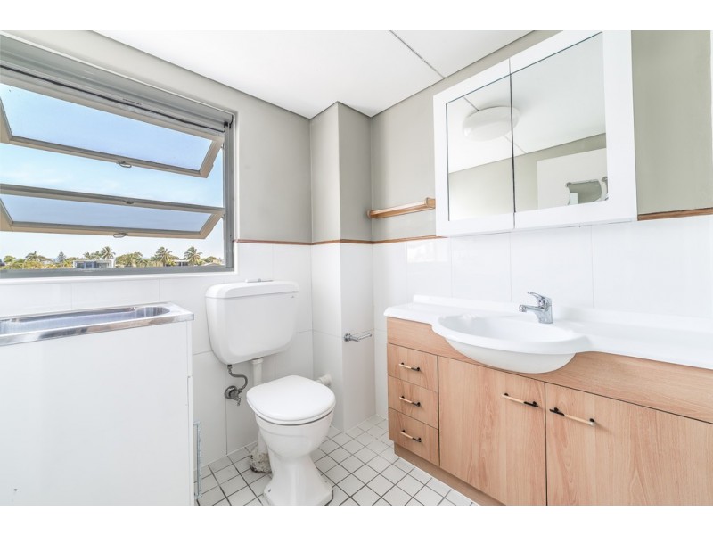 1/2930 Gold Coast Highway, Surfers Paradise QLD 4217