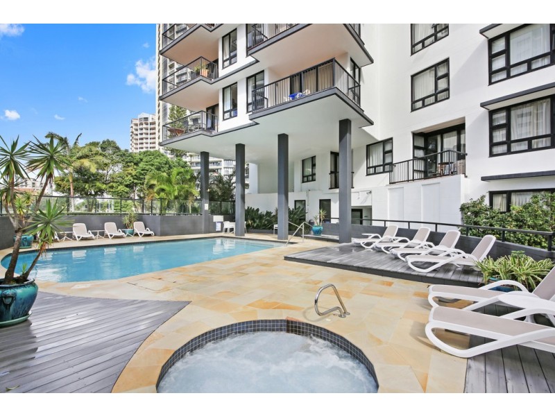 702/32 ‘Neptune’ Surf Parade, Broadbeach QLD 4218