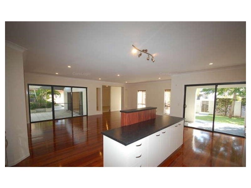 20 Lothian Avenue, Bundall QLD 4217