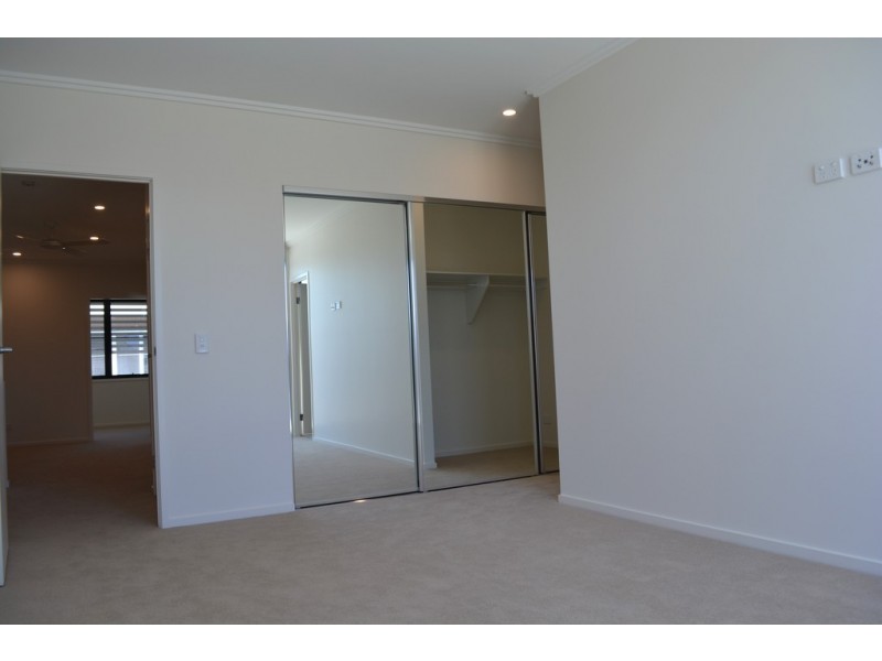 52 Evergreen View, Robina QLD 4226