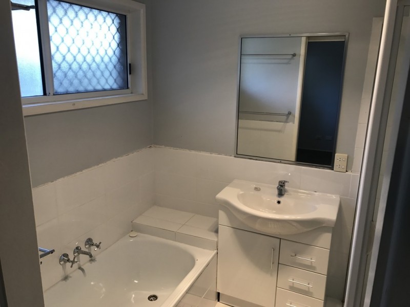 2/23 Chaplin Crescent, Oxenford QLD 4210