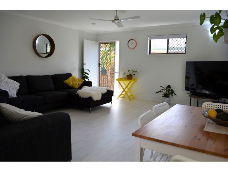 2/53 Albion Avenue, Miami QLD 4220