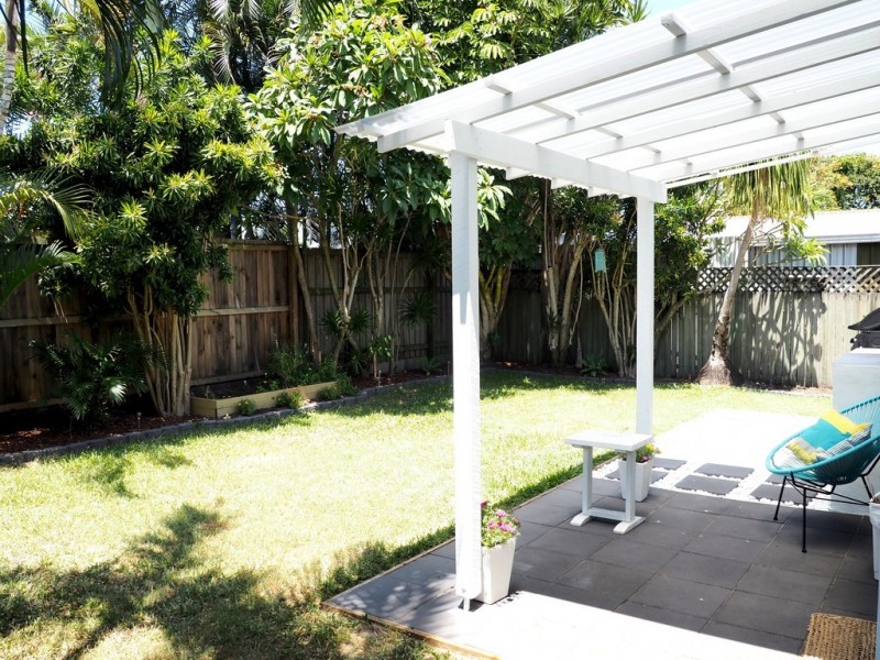 2/53 Albion Avenue, Miami QLD 4220