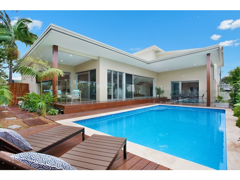 36 Banksia Broadway, Burleigh Waters QLD 4220