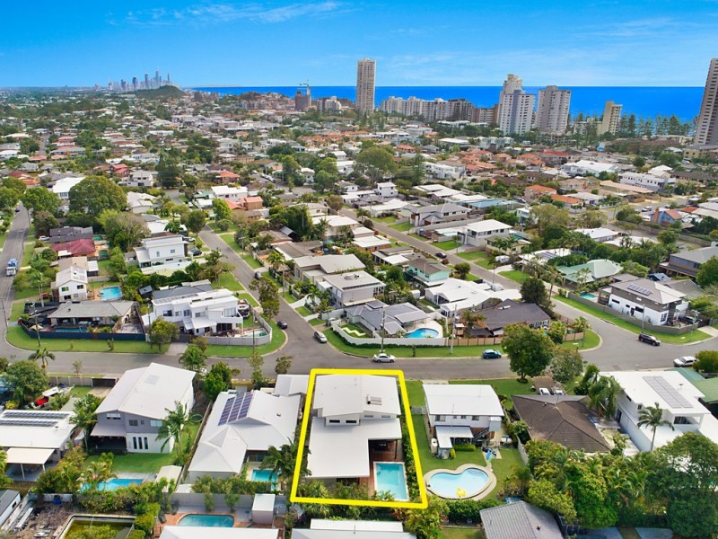 36 Banksia Broadway, Burleigh Waters QLD 4220