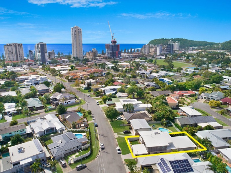 36 Banksia Broadway, Burleigh Waters QLD 4220