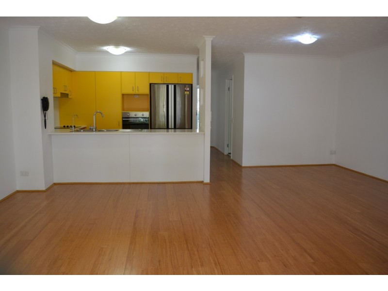 155/10-16 Alexandra Avenue   “Diamond Beach”, Broadbeach QLD 4218