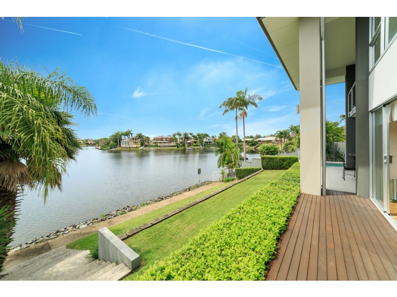 37 Martinique Way, Clear Island Waters QLD 4226