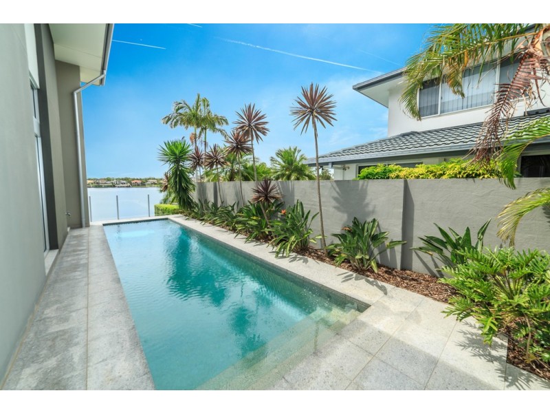 37 Martinique Way, Clear Island Waters QLD 4226
