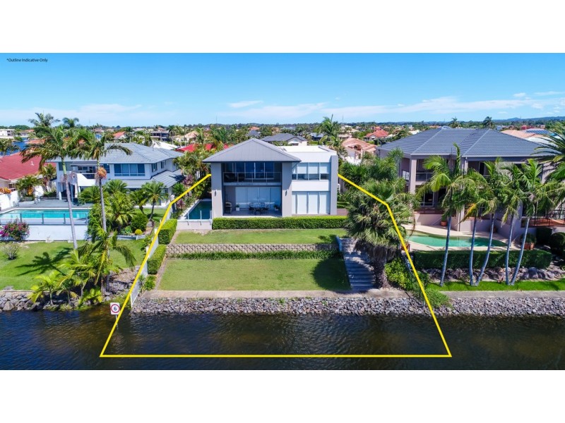 37 Martinique Way, Clear Island Waters QLD 4226