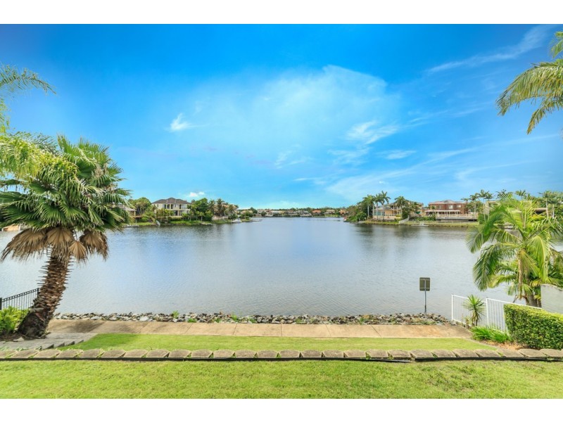 37 Martinique Way, Clear Island Waters QLD 4226