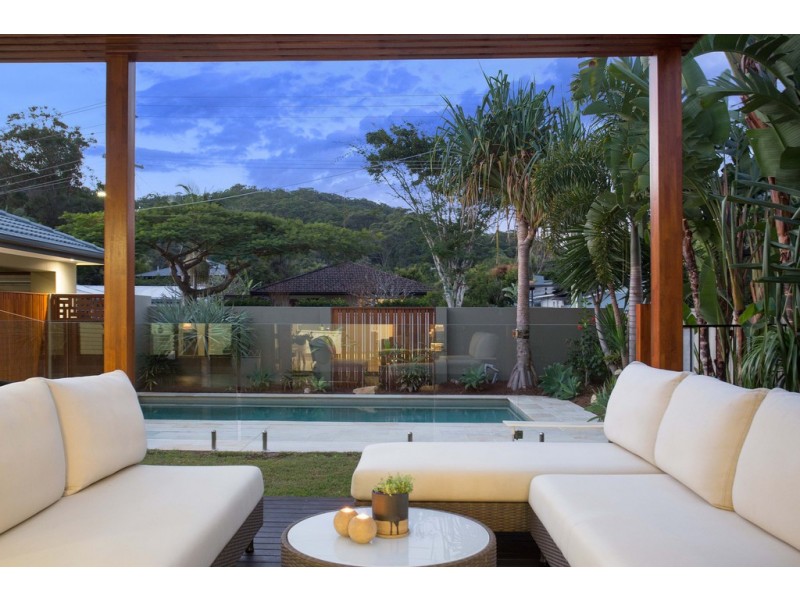 18 Tabilban Street, Burleigh Heads QLD 4220