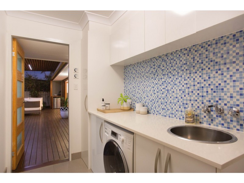 18 Tabilban Street, Burleigh Heads QLD 4220