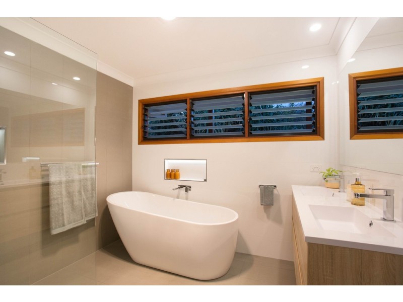 18 Tabilban Street, Burleigh Heads QLD 4220