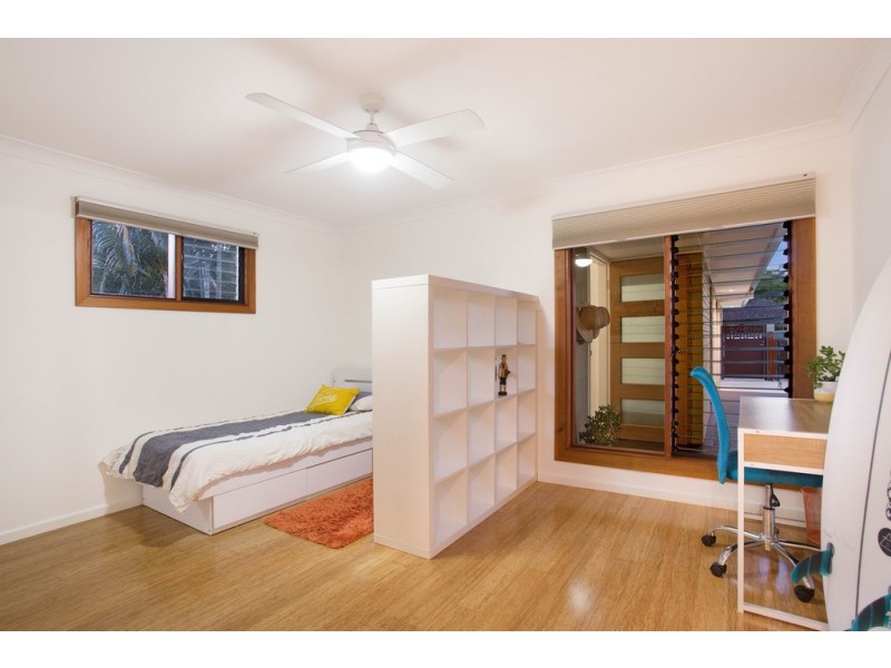 18 Tabilban Street, Burleigh Heads QLD 4220