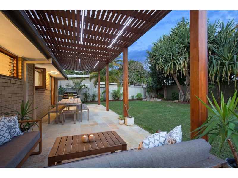 18 Tabilban Street, Burleigh Heads QLD 4220