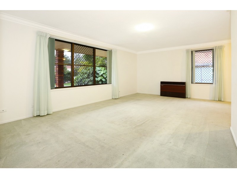 9 Roseville Court, Robina QLD 4226